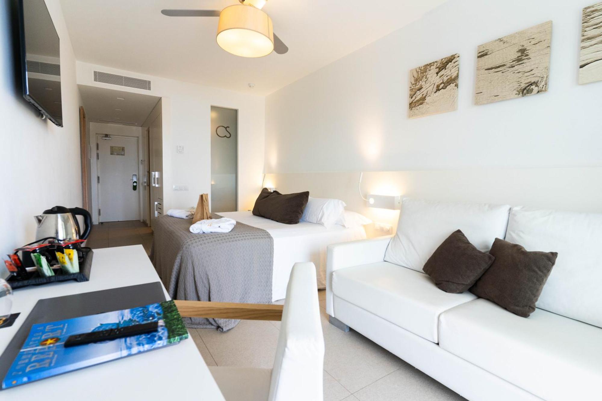 Hotel Cala Saona & Spa Εξωτερικό φωτογραφία