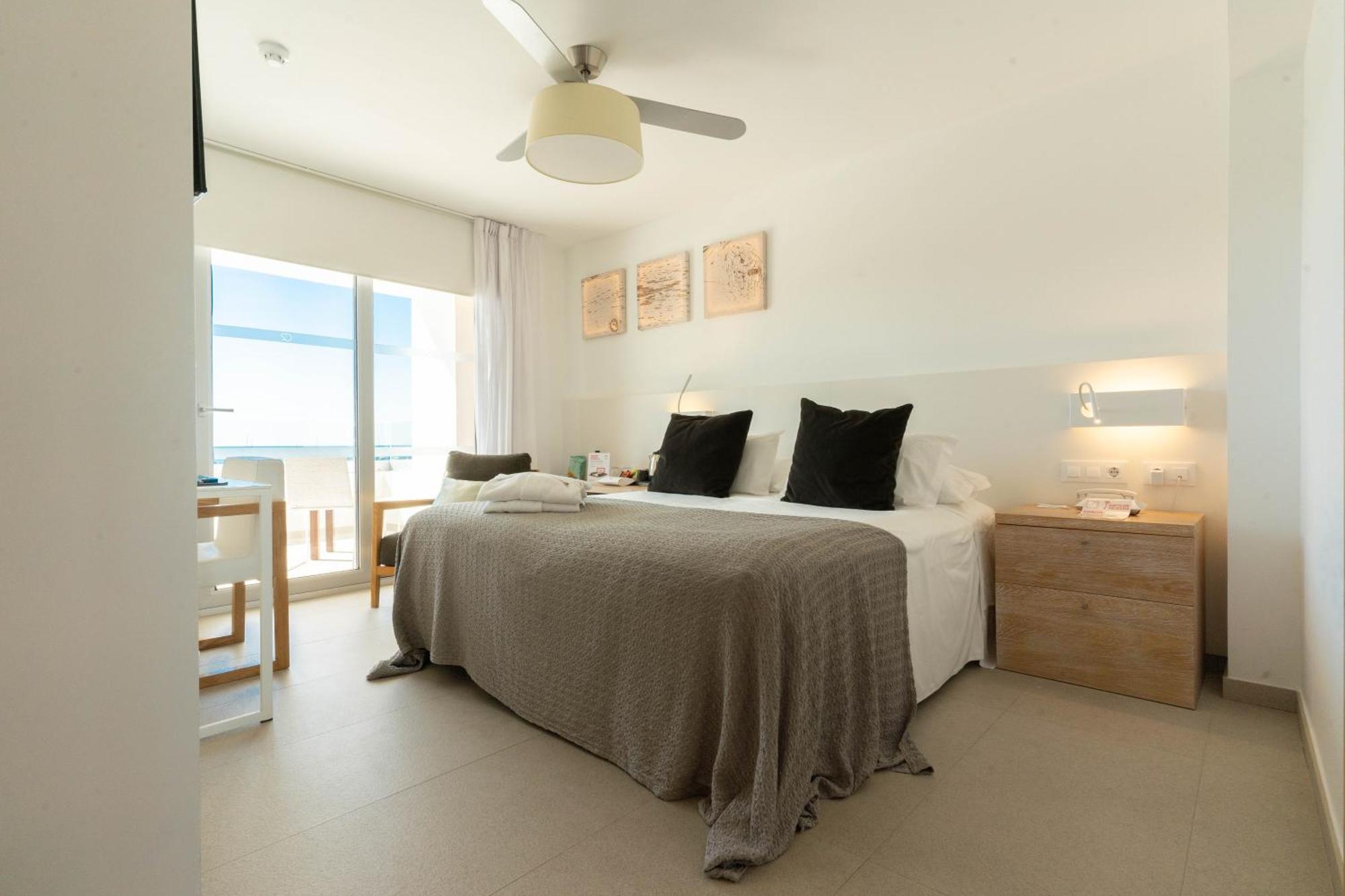 Hotel Cala Saona & Spa Εξωτερικό φωτογραφία
